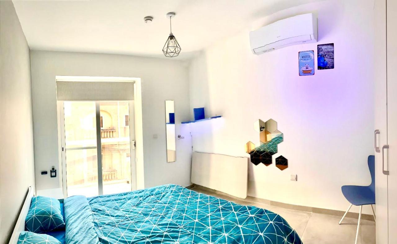 Central- Private En-Suite With Balcony In Shared Residence Pietà Exteriör bild